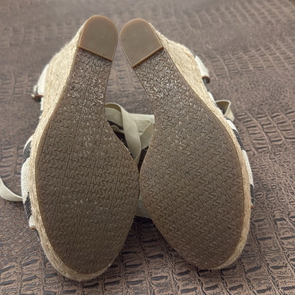 MICHAEL michael kors canvas zebra print  wedge sandals size 8.5 - Picture 12 of 12